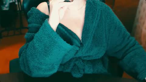 CharlotteXTasty online show from February 27, 2025, 4:32 pm