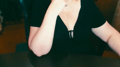 CharlotteXTasty online show from November 6, 2025, 10:05 am