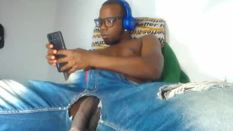 Snapshot of charly_vergonti_ chatting on September 16, 2025, 1:39 am charly_vergonti_ online show from September 16, 2025, 1:39 am