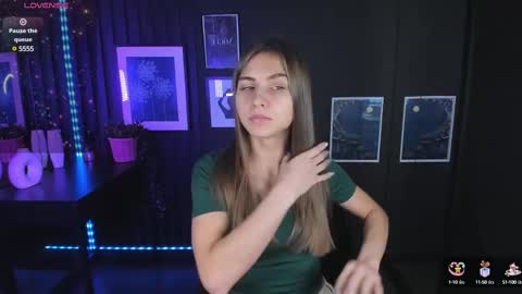 Snapshot of charmbianca chatting on February 21, 2025, 8:29 am Bianca online show from February 21, 2025, 8:29 am