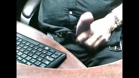 Snapshot of charmeur2672 chatting on December 1, 2025, 11:37 am charmeur2672 online show from December 1, 2025, 11:37 am