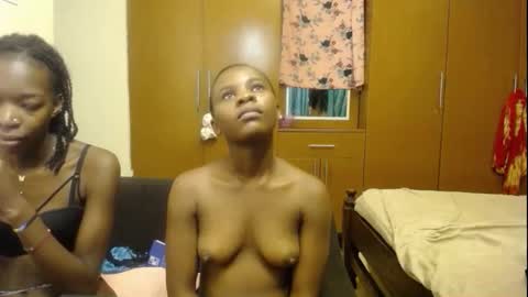 Snapshot of charming_coco chatting on November 23, 2025, 9:25 pm Coco online show from November 23, 2025, 9:25 pm