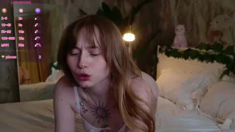 Snapshot of charming_lilly chatting on October 9, 2025, 11:41 am Lissa online show from October 9, 2025, 11:41 am