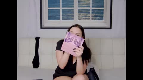 Snapshot of charming_lolla chatting on September 28, 2025, 11:32 pm charming_lolla online show from September 28, 2025, 11:32 pm