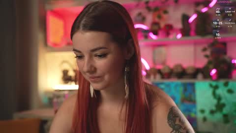 Snapshot of charmings_054 chatting on February 19, 2025, 8:10 pm Belle and Miley online show from February 19, 2025, 8:10 pm