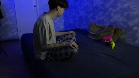 lynxy online show from February 20, 2025, 11:32 pm