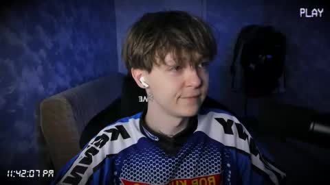 lynxy online show from September 15, 2025, 8:42 pm