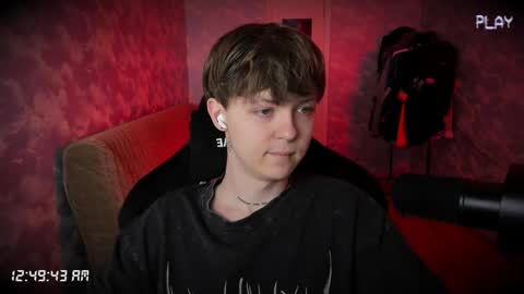 lynxy online show from September 16, 2025, 9:49 pm