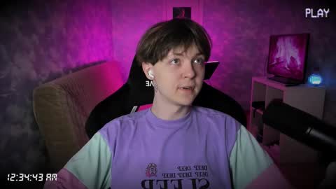 lynxy online show from October 7, 2025, 9:34 pm