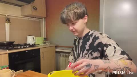 lynxy online show from November 8, 2025, 6:29 pm