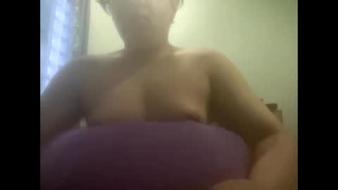 Snapshot of charr12 chatting on December 18, 2025, 9:37 am charr12 online show from December 18, 2025, 9:37 am