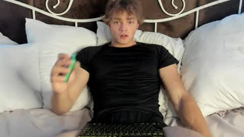 Snapshot of chase_muscular chatting on October 2, 2025, 10:33 am Chase online show from October 2, 2025, 10:33 am