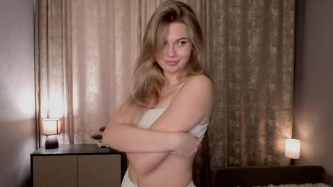 Emilia online show from May 16, 2026, 10:36 am