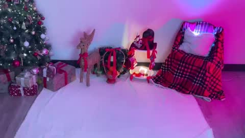 JASMINE   usually going live about 2 am UTC  online show from December 26, 2024, 3:38 am