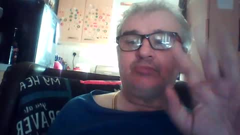 Snapshot of chatubatelee555 chatting on July 1, 2026, 10:28 am lee online show from July 1, 2026, 10:28 am