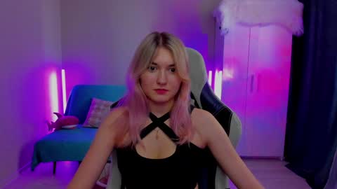 Snapshot of chatur_lady_ chatting on February 6, 2025, 9:22 am Betty online show from February 6, 2025, 9:22 am