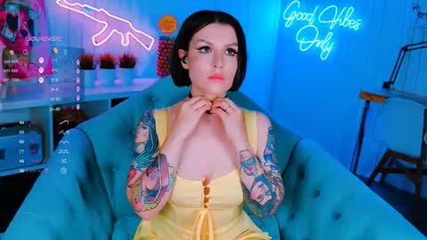 Snapshot of chaturkaterina chatting on September 17, 2025, 1:40 am Miss Harmony online show from September 17, 2025, 1:40 am