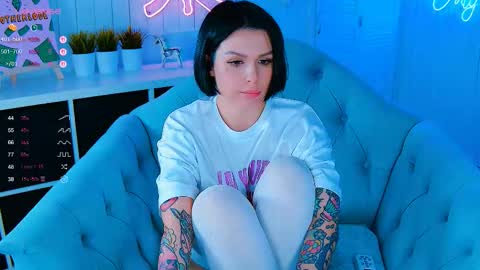 Snapshot of chaturkaterina chatting on November 21, 2025, 3:38 am Miss Harmony online show from November 21, 2025, 3:38 am