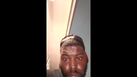 chawessi25 online show from February 19, 2026, 8:43 am