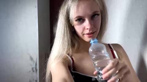 Milissa online show from October 7, 2025, 3:53 pm