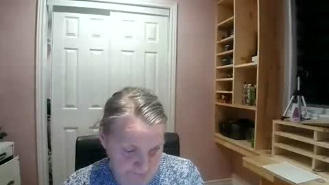 chealsiek online show from December 4, 2025, 2:43 am