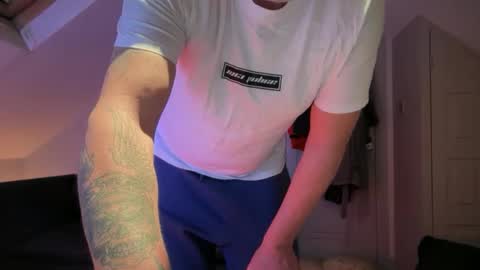 Cheekylondon online show from September 30, 2025, 9:53 pm