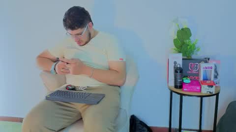   online show from March 10, 2026, 4:06 am