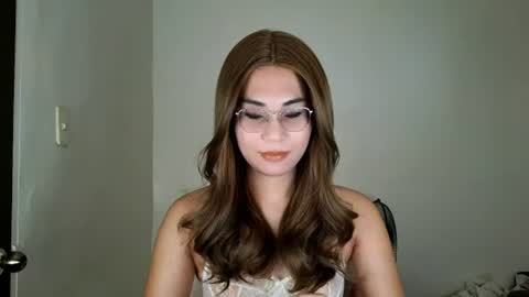 Snapshot of chelly4u69 chatting on June 26, 2026, 1:21 am chelly4u69 online show from June 26, 2026, 1:21 am