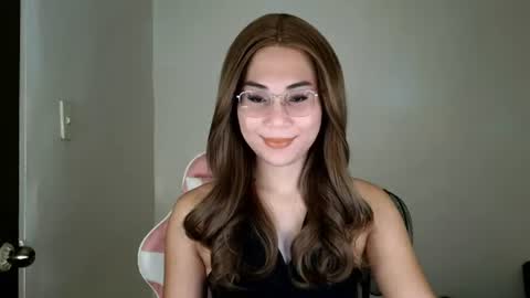 Snapshot of chelly4u69 chatting on June 27, 2026, 11:43 pm chelly4u69 online show from June 27, 2026, 11:43 pm