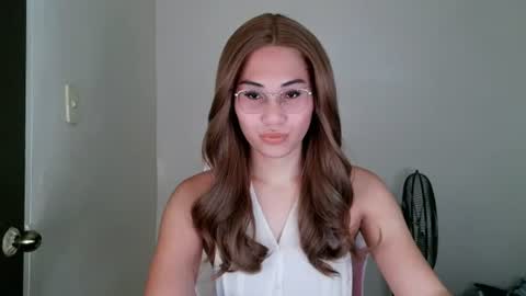 Snapshot of chelly4u69 chatting on July 3, 2026, 1:23 am chelly4u69 online show from July 3, 2026, 1:23 am
