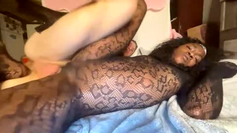 Chels luv online show from December 15, 2025, 6:17 am