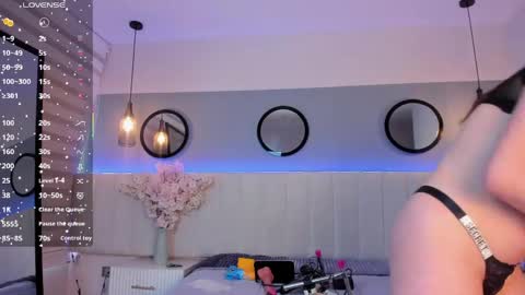 chelsea_bolton_ online show from June 3, 2026, 1:03 pm