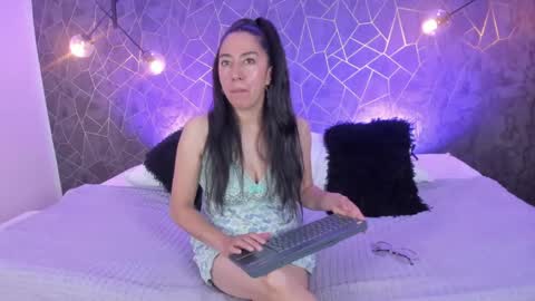 Snapshot of chenova_angels chatting on May 28, 2026, 4:26 pm CHENOVA online show from May 28, 2026, 4:26 pm