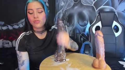 cherry jenklins87 online show from March 28, 2026, 4:12 am