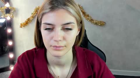 cherry_pr1ce online show from January 9, 2025, 7:10 am