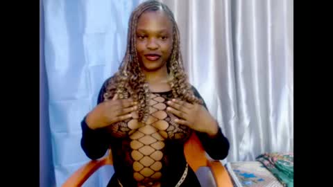 Sophie online show from July 7, 2026, 7:29 pm