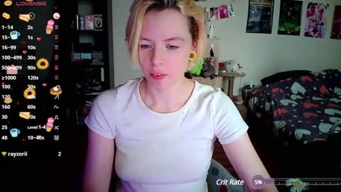 cherrybaby_0 online show from December 18, 2024, 7:04 am