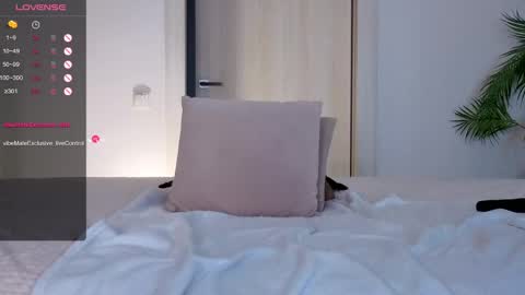 Snapshot of cherryblonde_ chatting on June 7, 2026, 9:46 am Alexa online show from June 7, 2026, 9:46 am