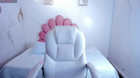 Snapshot of cherrybombs_ chatting on February 25, 2026, 12:37 pm Cherry online show from February 25, 2026, 12:37 pm