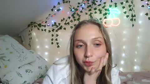 Snapshot of cherryflavorxx chatting on May 29, 2026, 5:05 am cherryflavorxx online show from May 29, 2026, 5:05 am