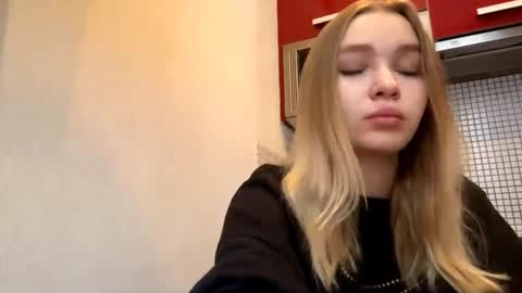 Snapshot of cherryleija chatting on February 10, 2026, 7:12 am Lei online show from February 10, 2026, 7:12 am