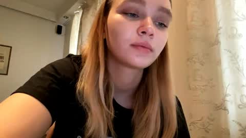 Snapshot of cherryleija chatting on March 2, 2026, 7:15 am Lei online show from March 2, 2026, 7:15 am
