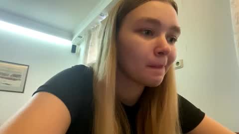 Snapshot of cherryleija chatting on March 14, 2026, 7:36 am Lei online show from March 14, 2026, 7:36 am