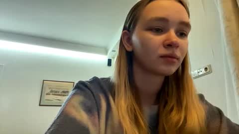 Snapshot of cherryleija chatting on March 18, 2026, 5:32 am Lei online show from March 18, 2026, 5:32 am