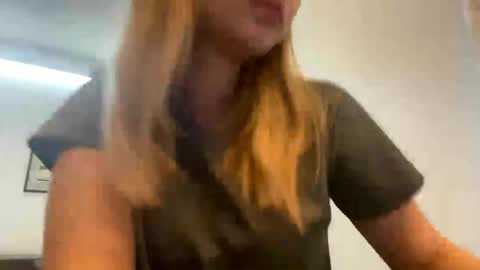Snapshot of cherryleija chatting on March 24, 2026, 5:12 am Lei online show from March 24, 2026, 5:12 am