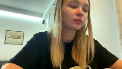 Snapshot of cherryleija chatting on March 27, 2026, 5:46 am Lei online show from March 27, 2026, 5:46 am