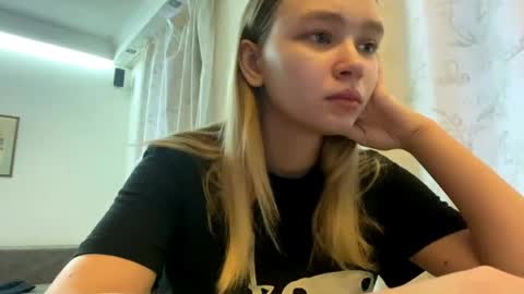 Snapshot of cherryleija chatting on March 28, 2026, 5:51 am Lei online show from March 28, 2026, 5:51 am