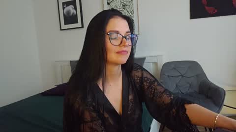 Snapshot of cherryluxe_ chatting on August 2, 2026, 4:16 pm Kira online show from August 2, 2026, 4:16 pm