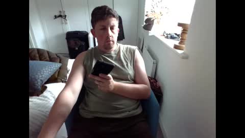 Snapshot of cheshireguy32 chatting on June 1, 2026, 8:27 am cheshireguy32 online show from June 1, 2026, 8:27 am
