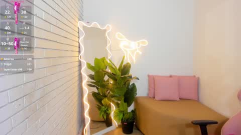 Snapshot of chiara_tay chatting on February 6, 2025, 1:27 am Chiara online show from February 6, 2025, 1:27 am